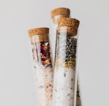Load image into Gallery viewer, Milk & Honey Bath Soak