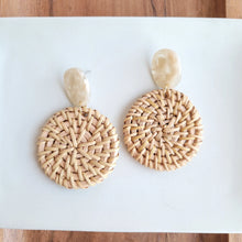 Load image into Gallery viewer, Vacation Vibes Earrings